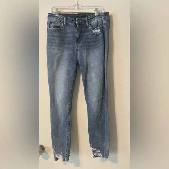 Judy Blue Distressed Skinny Jeans Medium Wash Size 15/32 - Picture 1 of 16